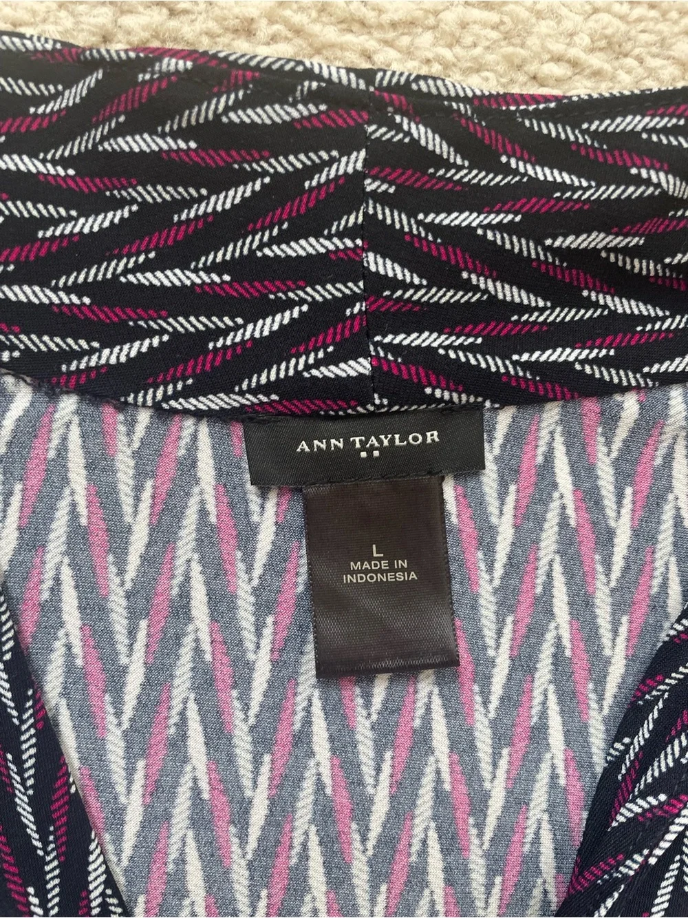 Ann Taylor sleeveless neck